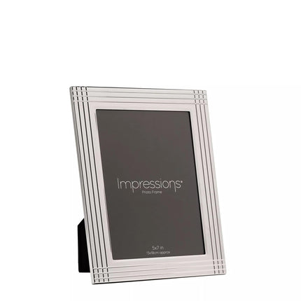 Widdop & Co. Silver Plated Photo Frame 5 x 7 Inch - Modern Metal Picture Frame - Freestanding Photo Display for Home, Office, Wedding & Family Photos