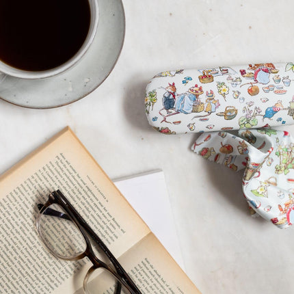 Hard Shell Glasses Case - Spring Picnic by Jill Barklem - Brambly Hedge Cute Woodland Mice - Luxury Reading Accessory