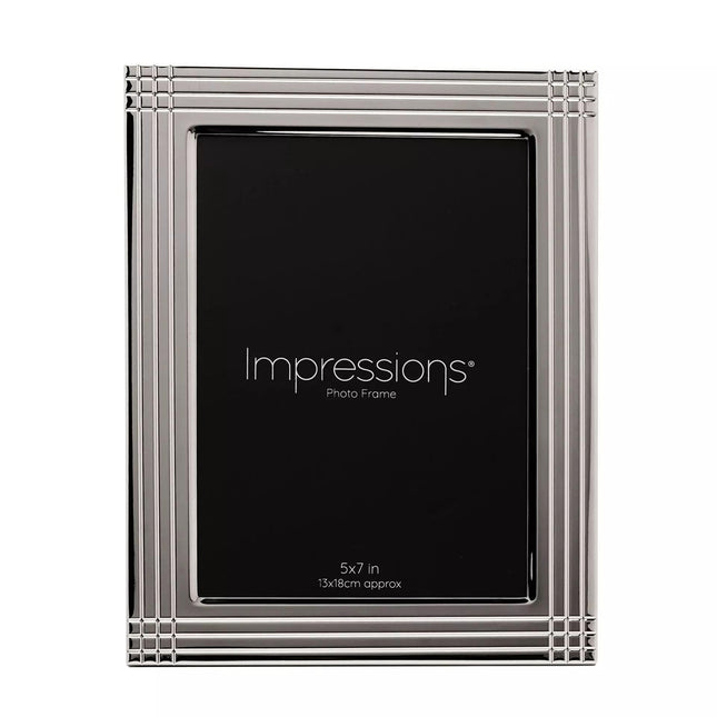Widdop & Co. Silver Plated Photo Frame 5 x 7 Inch - Modern Metal Picture Frame - Freestanding Photo Display for Home, Office, Wedding & Family Photos